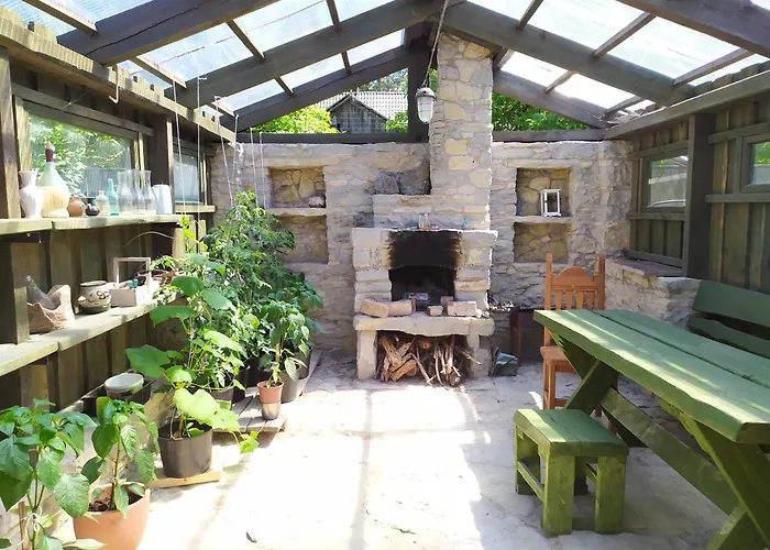 Ele Kodumajutus * パルヌ